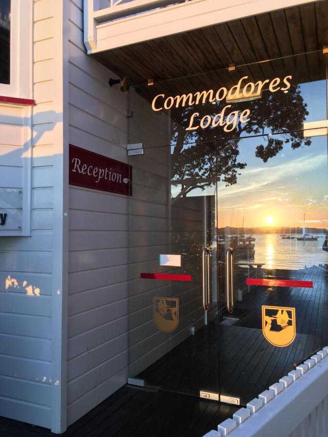 Commodores Lodge ラッセル エクステリア 写真